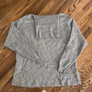 Free people turtleneck grey. Size small